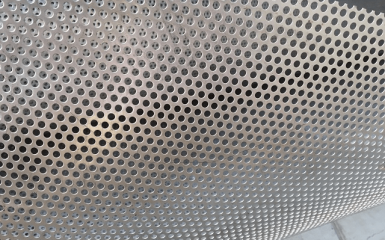 Tại sao tôn lỗ mạ kẽm vẫn bị gỉ dù đã mạ kẽm?